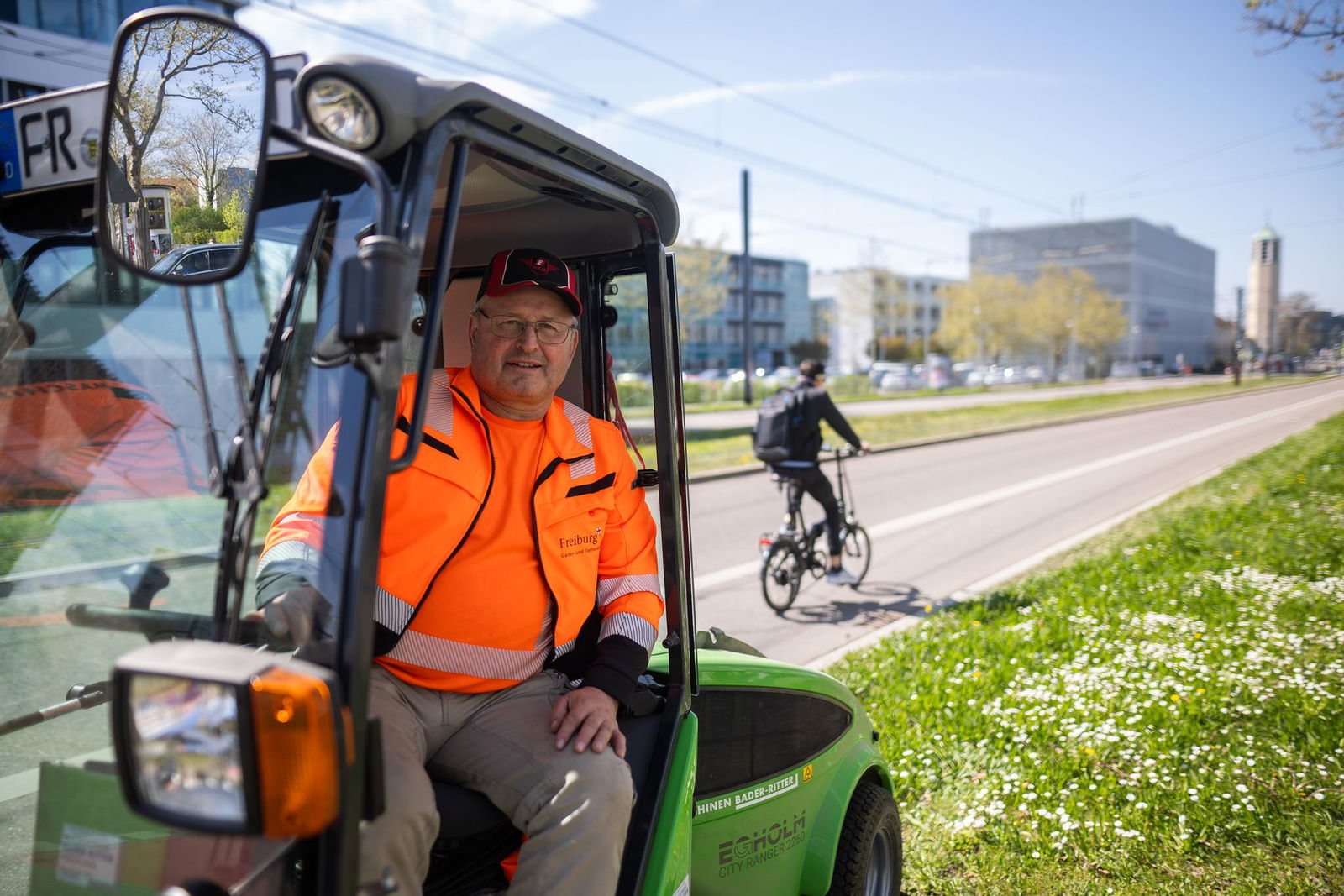 «Aus dem Weg» - Gärtner Flamm muss viel einstecken.