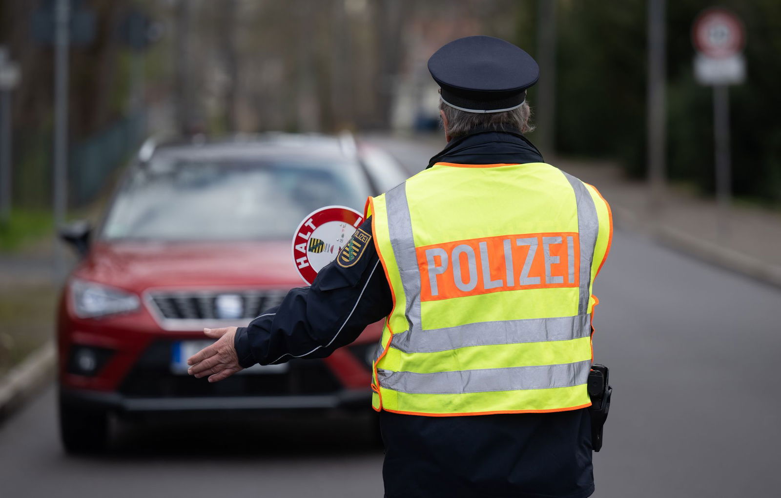 Im vergangenen Jahr seien rund 295.000 Raser und Raserinnen erwischt worden, hieß es. (Symbolbild)