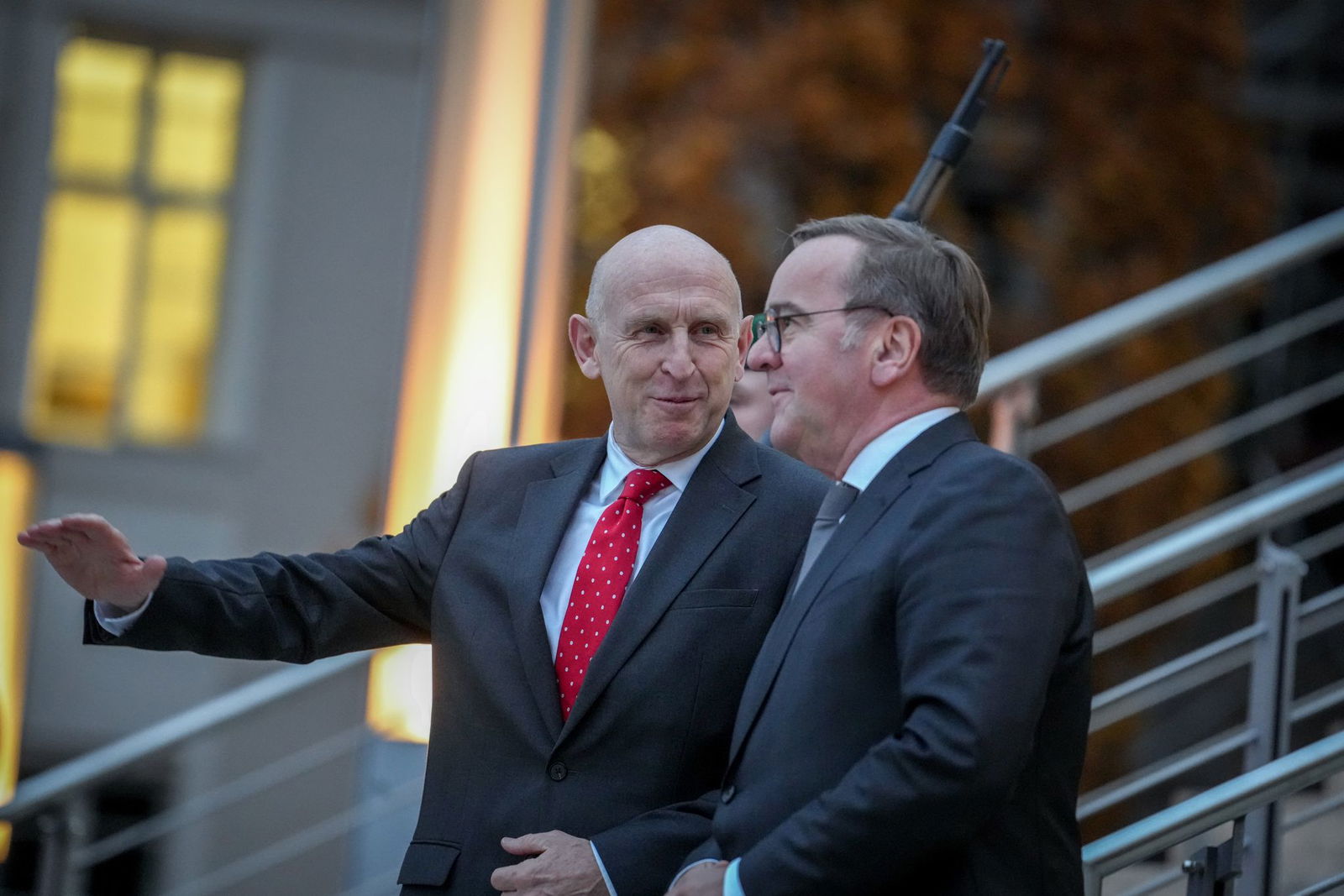 Geleitet wird das Treffen in Brüssel von Pistorius (r) und dem britischen Verteidigungsminister John Healey. (Archivbild)