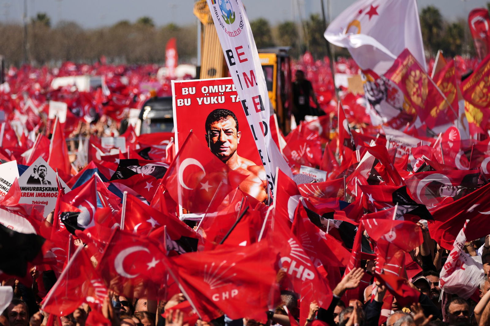 Mehr als 800 Menschen sollen wegen der Proteste gegen die Imamoglu-Festnahme vor Gericht