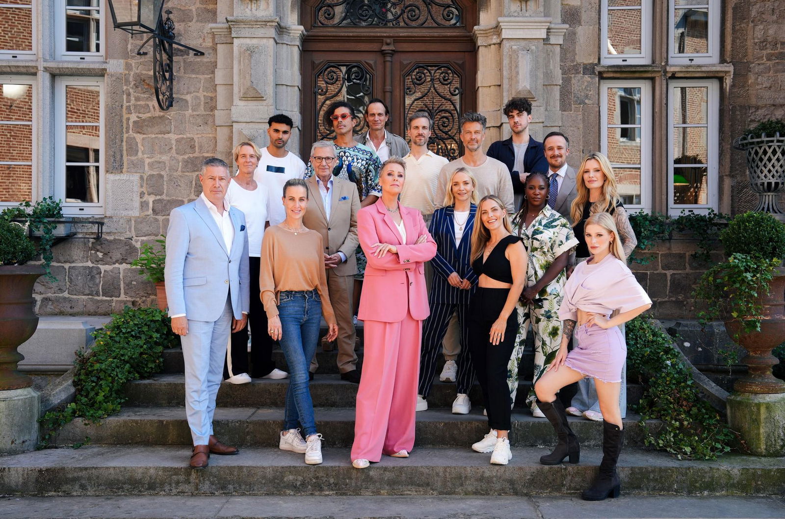 16 Promis ziehen bei «Die Verräter» auf ein geheimnisvolles Schloss. (Handout)