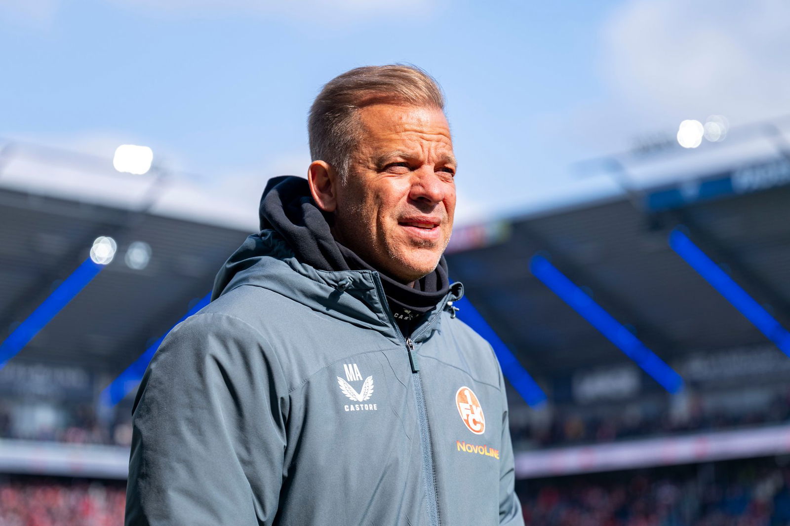 Der 1. FC Kaiserslautern mit Trainer Markus Anfang ist am Wochenende beim 1. FC Magdeburg gefordert.