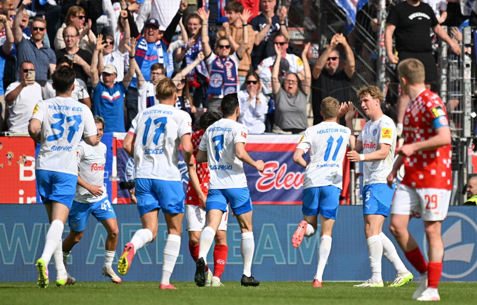 Holstein Kiel konnte die Führung in Mainz nicht über die Zeit retten.