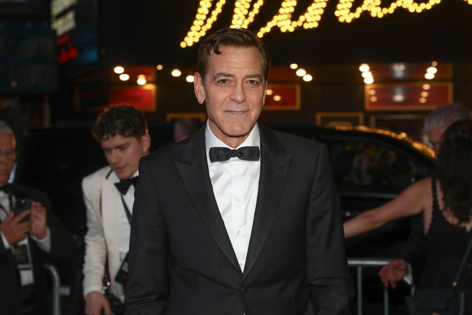 Für die Rolle des legendären Fernsehjournalisten Edward R. Murrow färbte George Clooney sich die Haare. (Archivbild)