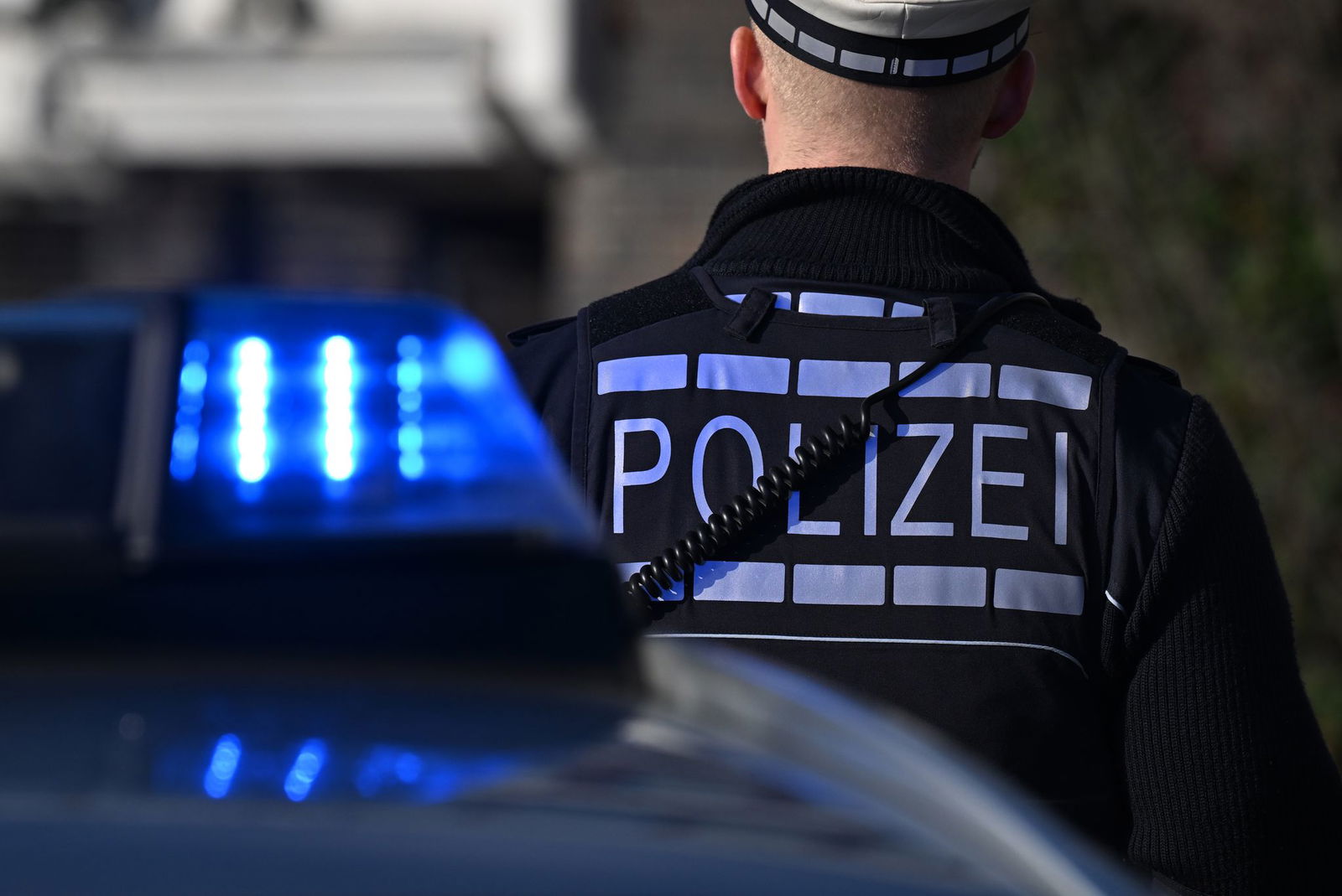 Zu einem Lkw-Unfall mit zwei Verletzten wurde die Polizei im Landkreis Heidenheim gerufen. (Symbolbild)