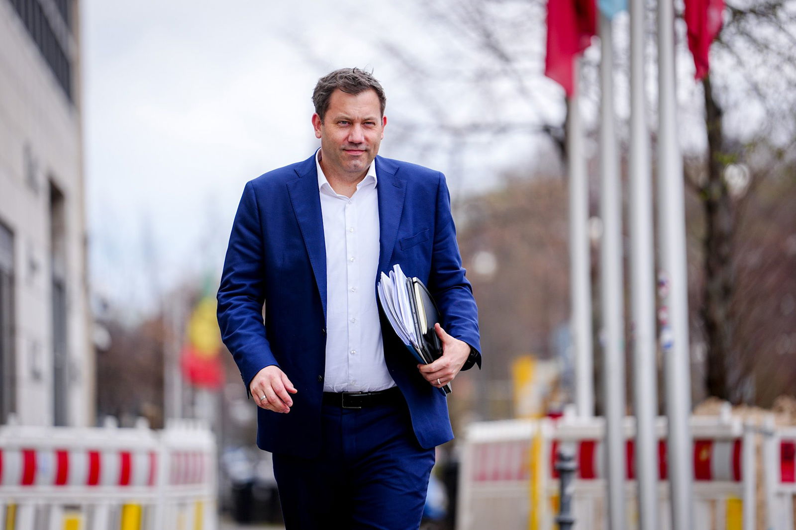 Zur 19-köpfigen Hauptverhandlungsgruppe gehören führende Vertreter von CDU, CSU und SPD um die Parteivorsitzenden.