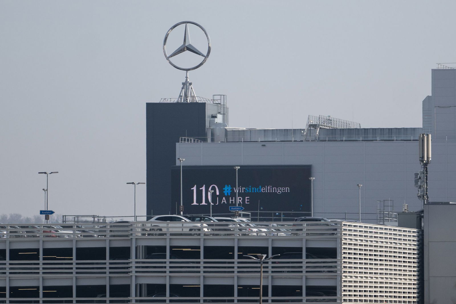 Im Sindelfinger Mercedes-Benz-Werk soll bis 2028 eine hochmoderne Lackieranlage entstehen. (Archivbild)