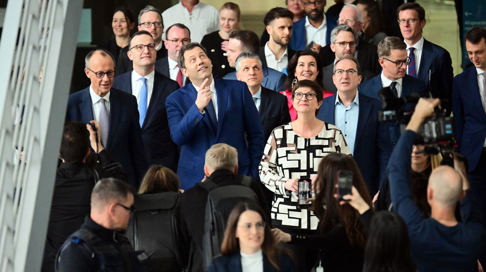 Die Koalitionsverhandlungen von Union und SPD sind abgeschlossen - bald sind die SPD-Mitglieder zur Abstimmung über den Vertrag aufgerufen. (Archivfoto)