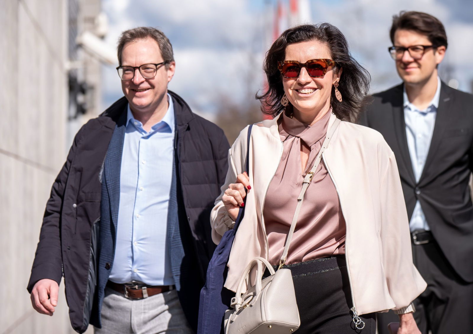 Erstmal geht es in kleinen Gruppen weiter. 