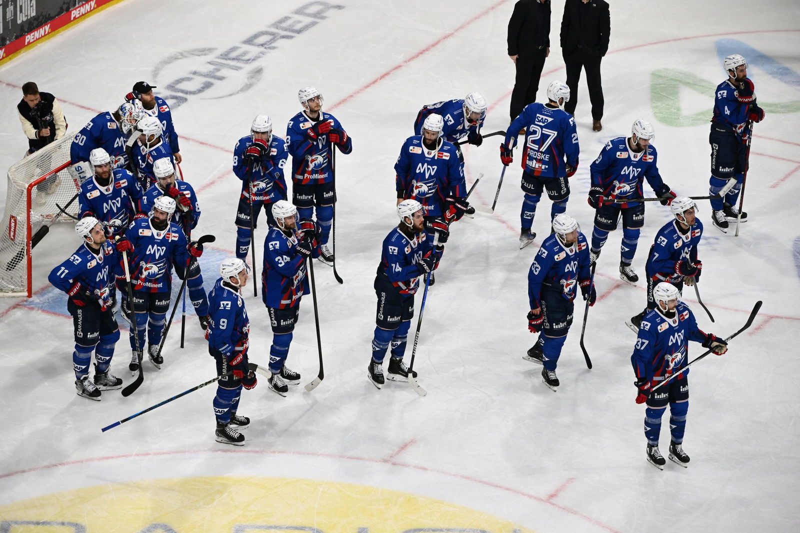 Die Adler Mannheim unterlagen den Eisbären Berlin in der Halbfinal-Serie klar mit 0:4.
