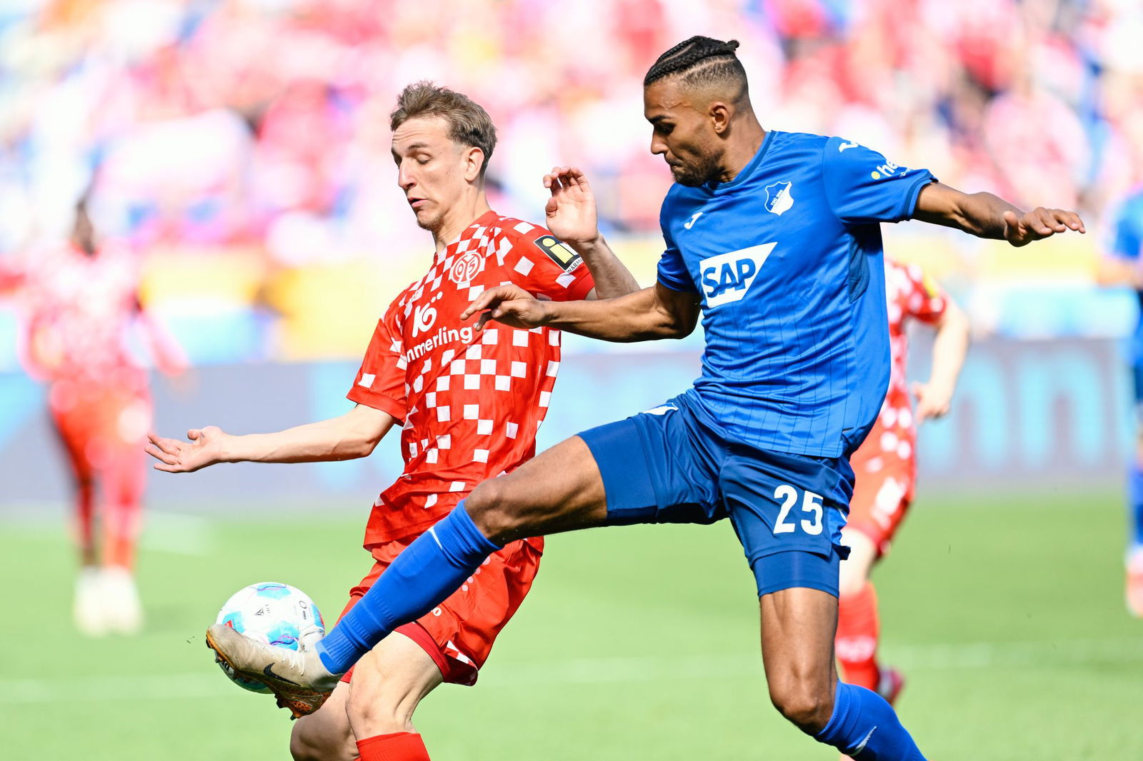 Die Mainzer Stürmer fanden kaum ein Durchkommen.