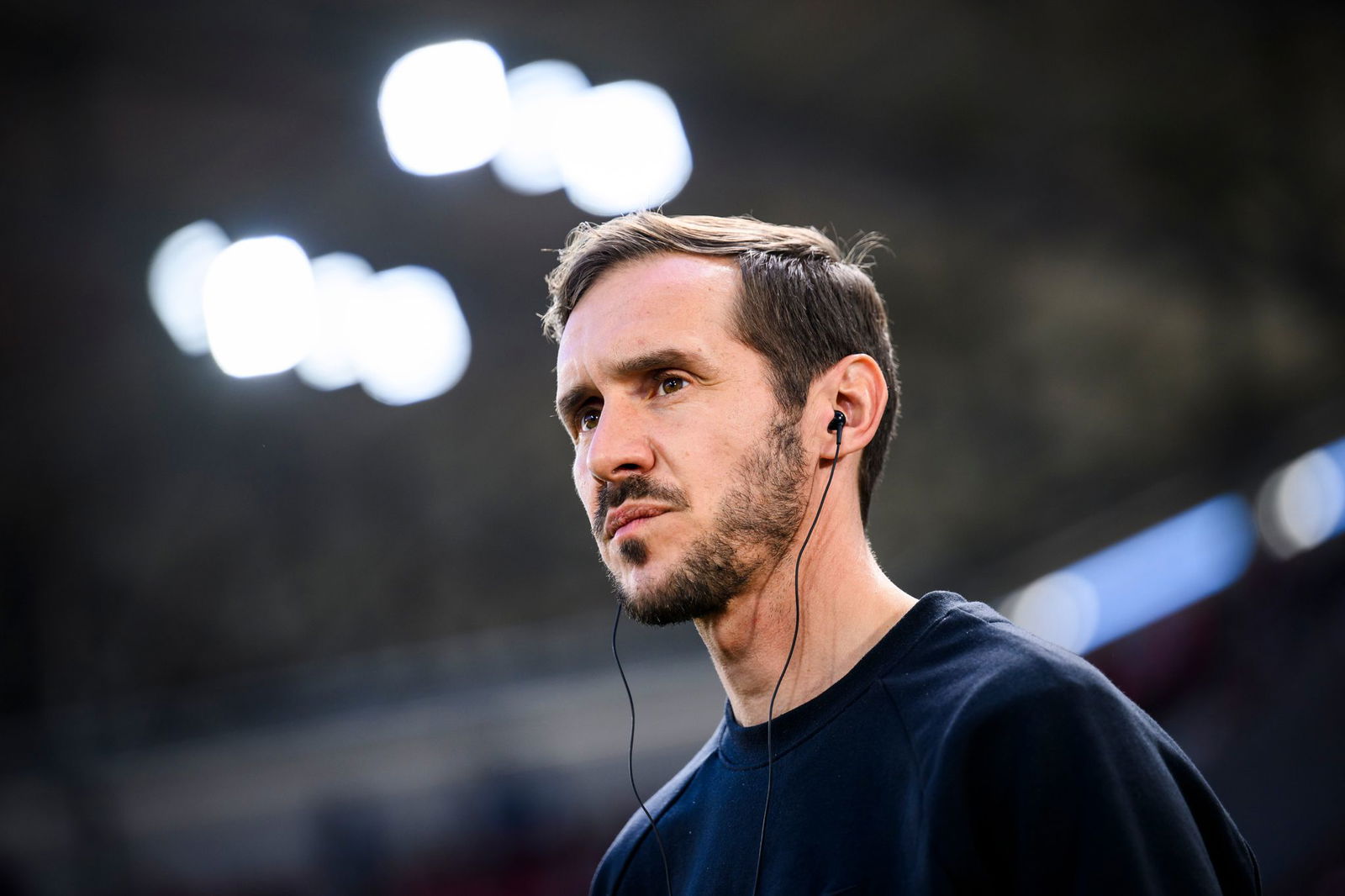 Julian Schuster wartet mit dem SC Freiburg seit fünf Spielen auf einen Sieg.