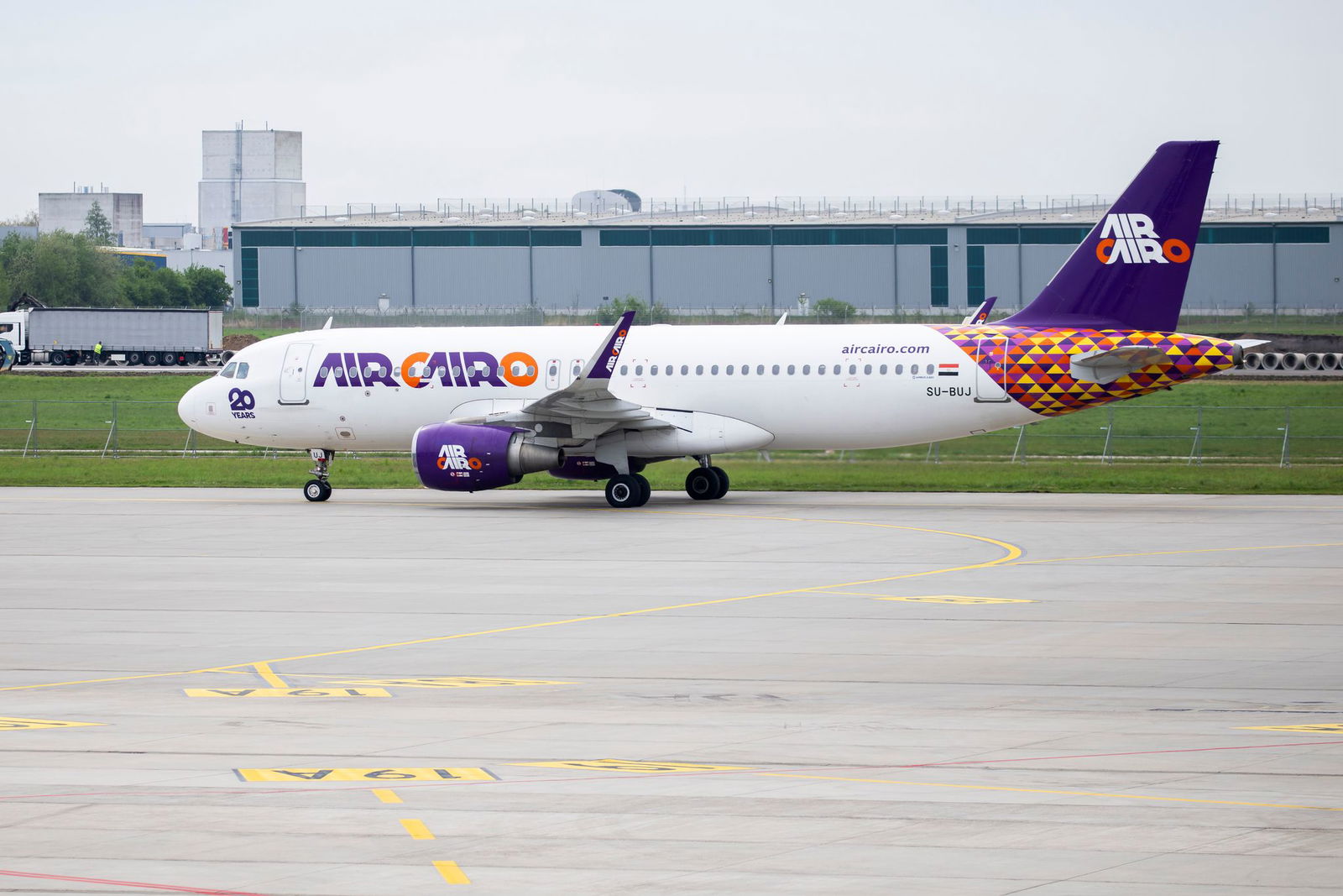 Mit einem Flug aus Kairo wurden die Flüchtlinge nach Hannover gebracht. Die meisten von ihnen stammen aus dem Sudan. 