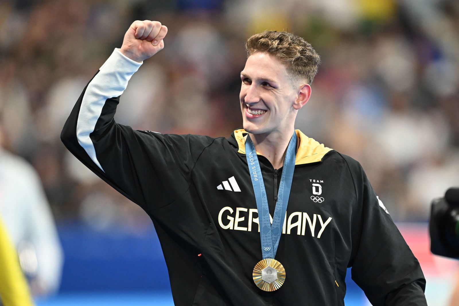 Gold bei Olympia, nun ein Weltrekord: Lukas Märtens glänzt auch 2025.