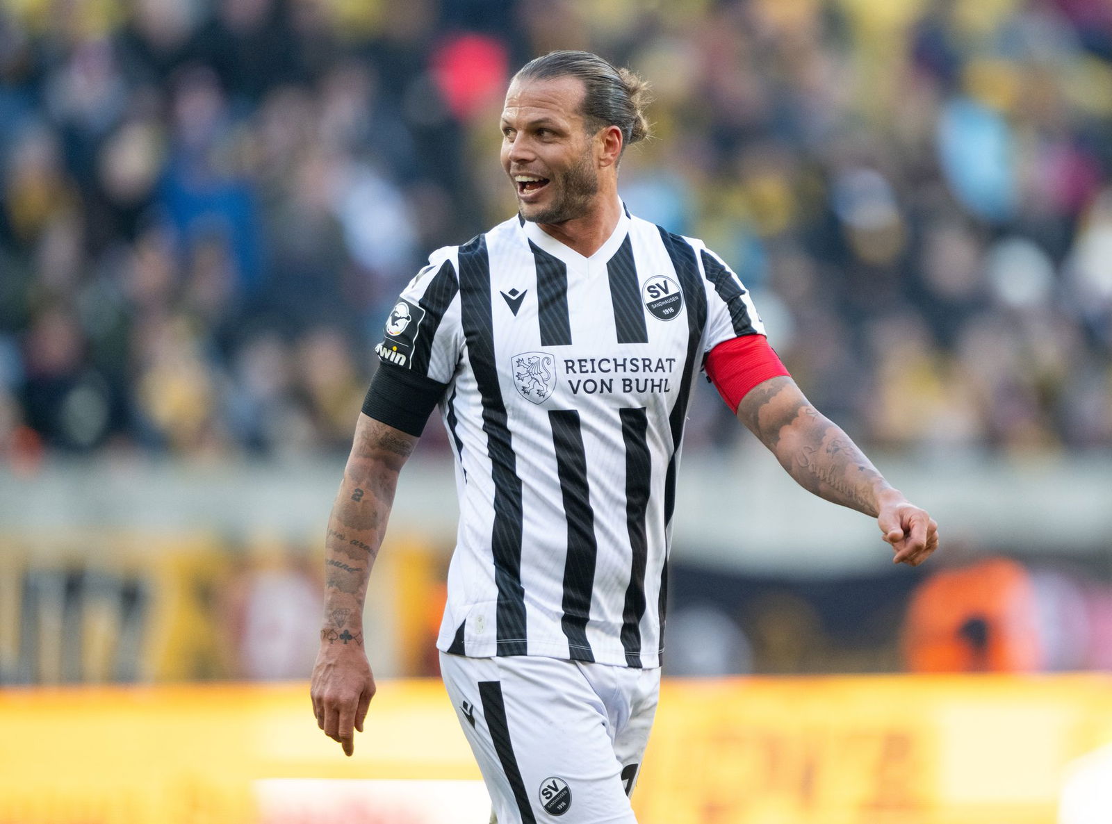 Ex-Profi Dennis Diekmeier soll den SV Sandhausen als Interimstrainer vor dem Abstieg bewahren.