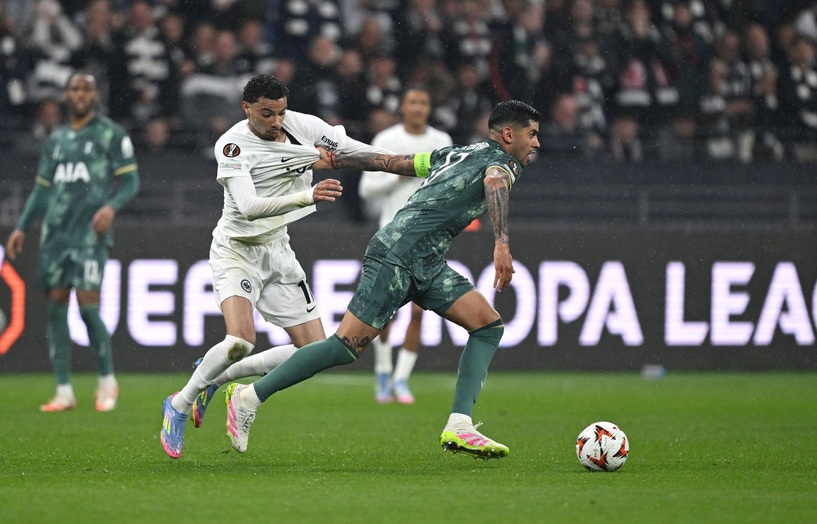 Einer der aktivsten bei Frankfurt: Hugo Ekitiké.