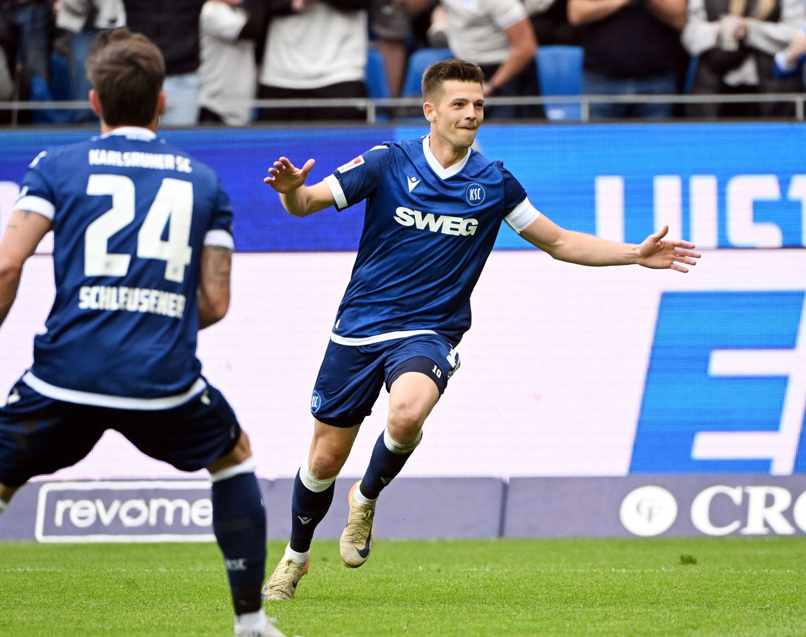 Matchwinner gegen Fürth: Karlsruhes Spielmacher Marvin Wanitzek (r.).
