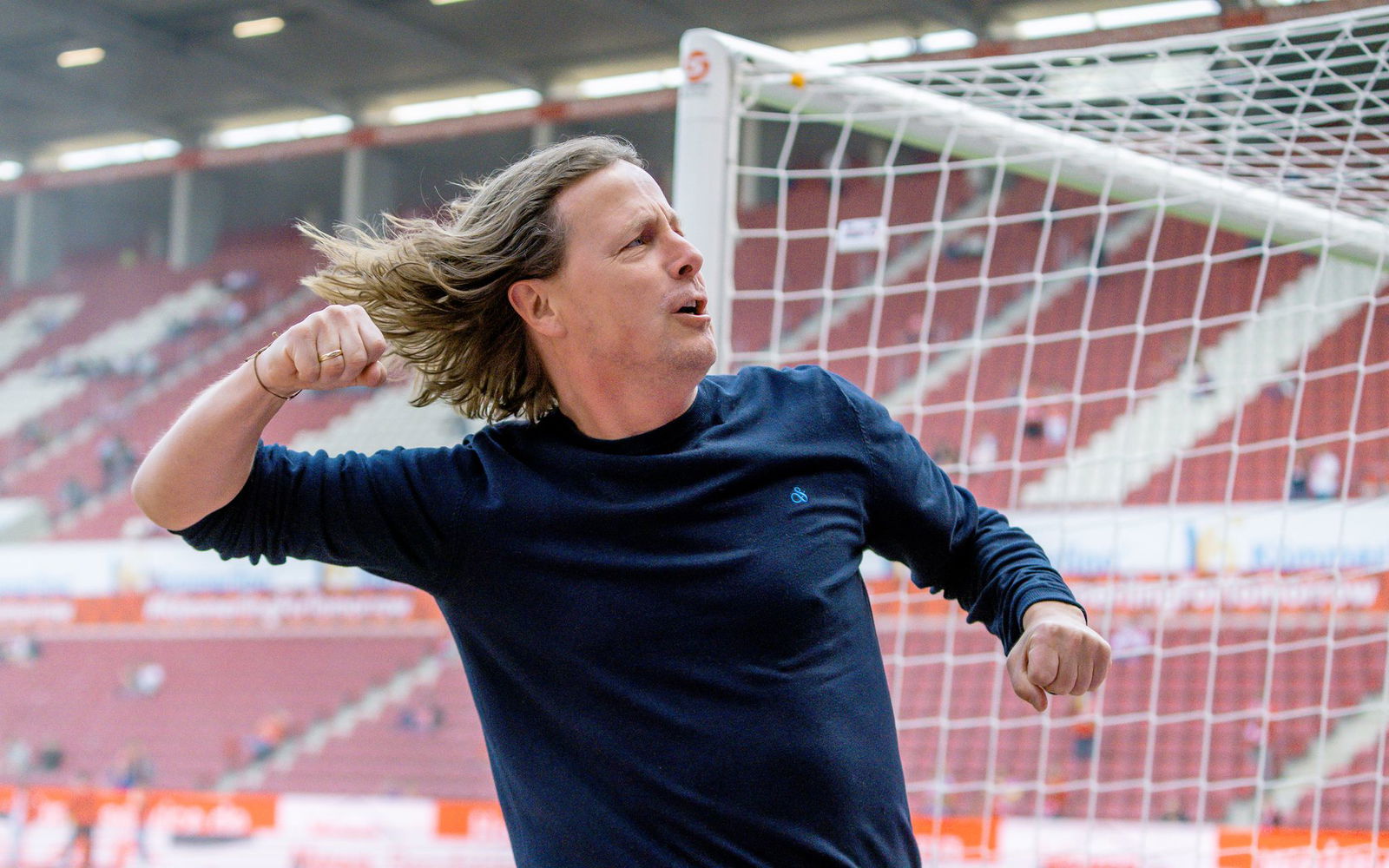 Bo Henriksen wird die Fans auch in Hoffenheim vor dem Spiel pushen.