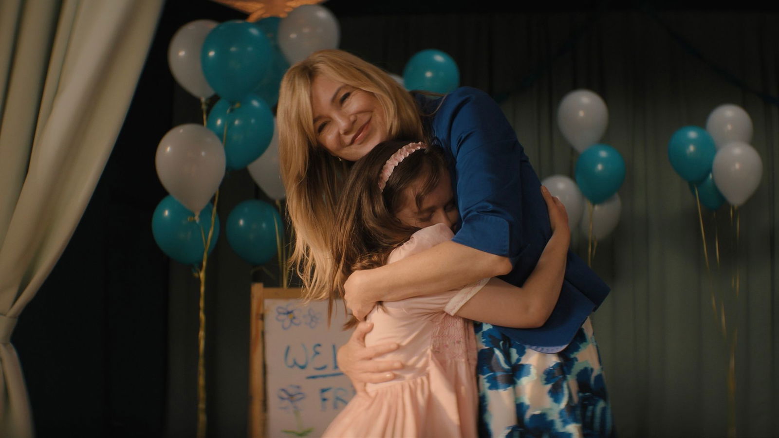 Aus einer Adoption wird ein Streitfall: Ellen Pompeo und Imogen Reid in «Good American Family».