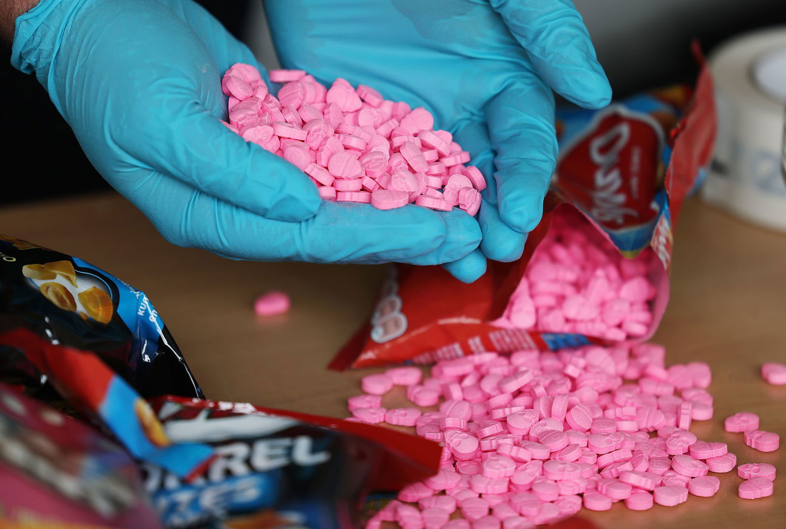 Experten und die Polizei warnen vor allem vor gemischten Drogen, bei denen die Kombination den Nutzern meistens nicht bekannt sei. (Symbolbild)