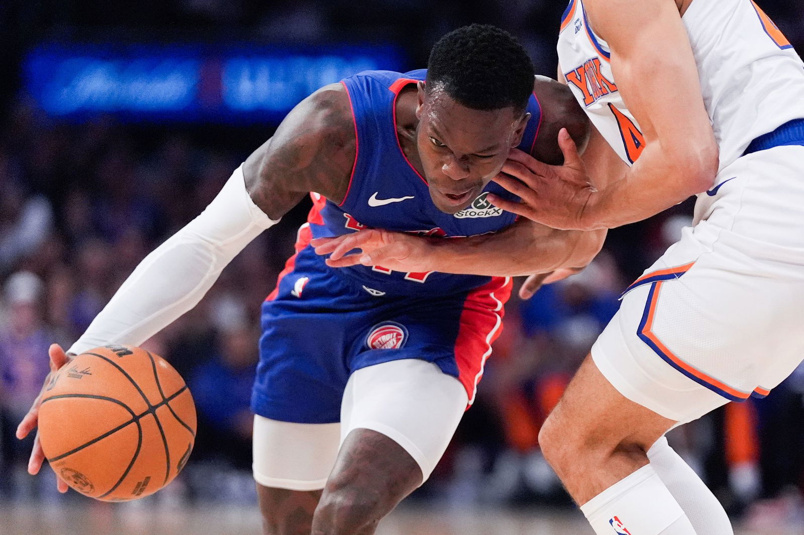 Dennis Schröder verliert mit Detroit zum Playoff-Start in New York.