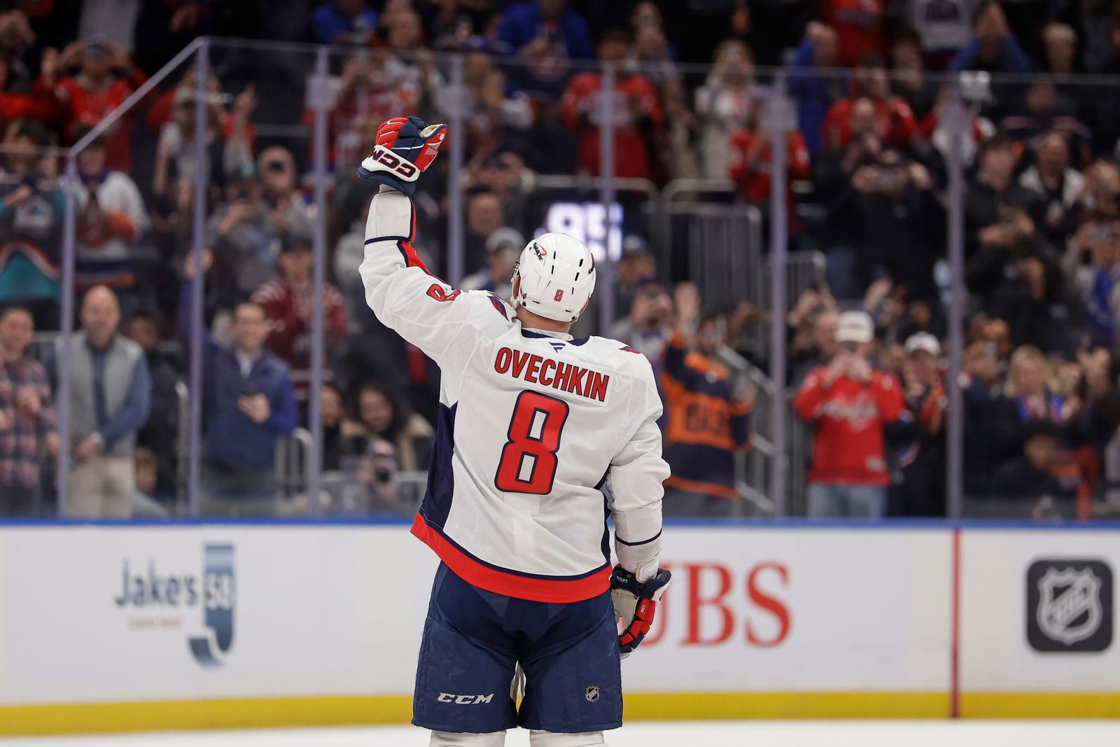 Wird vom Publikum gefeiert: Eishockey-Größe Owetschkin.