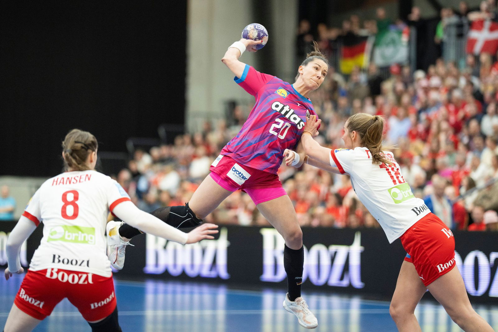 Die deutschen Handballerinnen haben das zweite Länderspiel gegen Dänemark gewonnen.