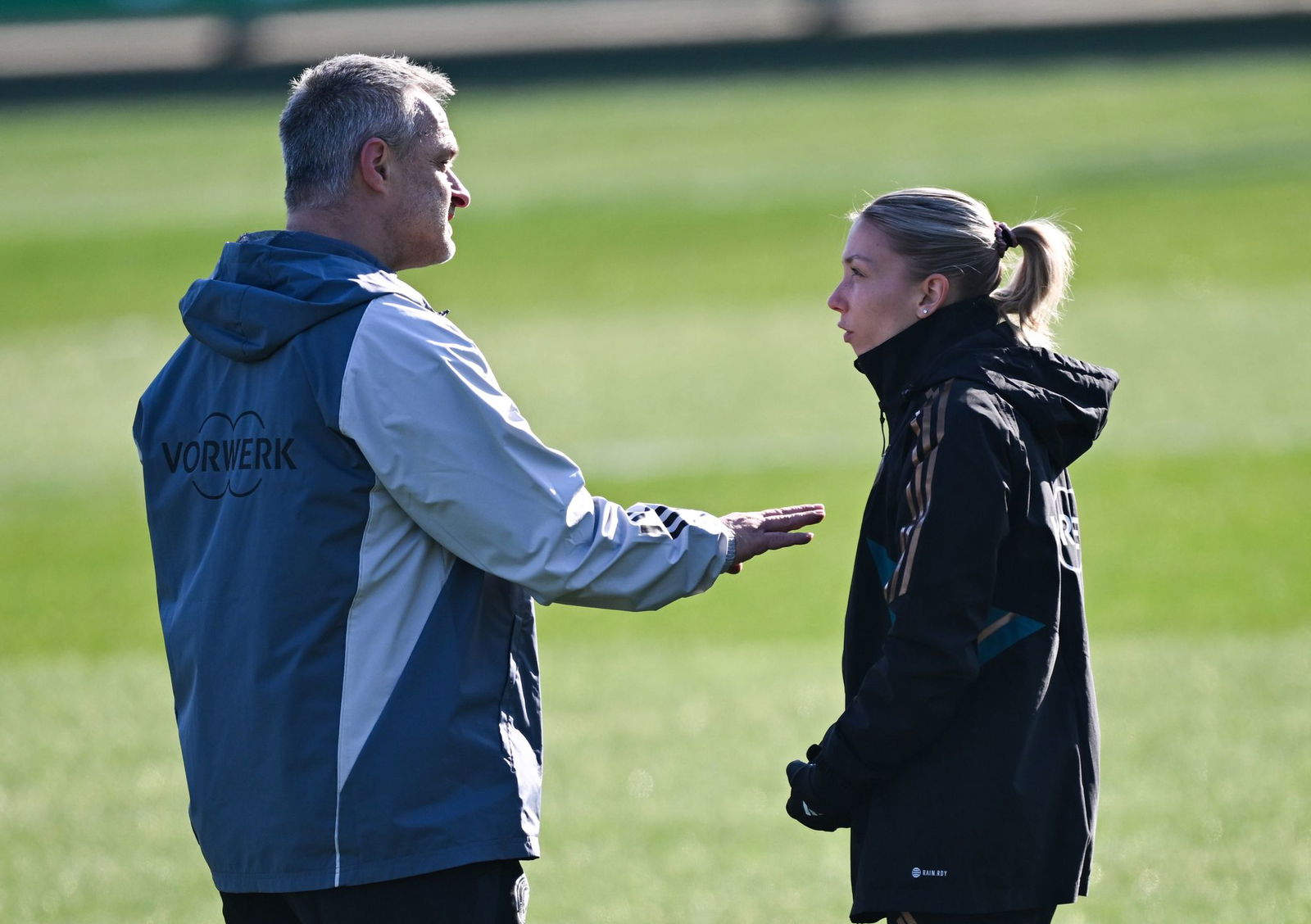 Elisa Senß (r) überzeugte zuletzt Bundestrainer Christian Wück.