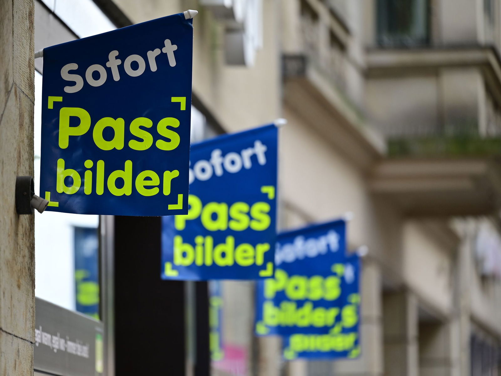 Ab Mai sollten von der Passbehörde eigentlich nur noch digitale Fotos akzeptiert werden, die entweder direkt in der Behörde angefertigt oder durch auf einem festgelegten, sicheren Übermittlungsweg von einem Fotostudio dorthin gesendet werden. (Archivfoto)