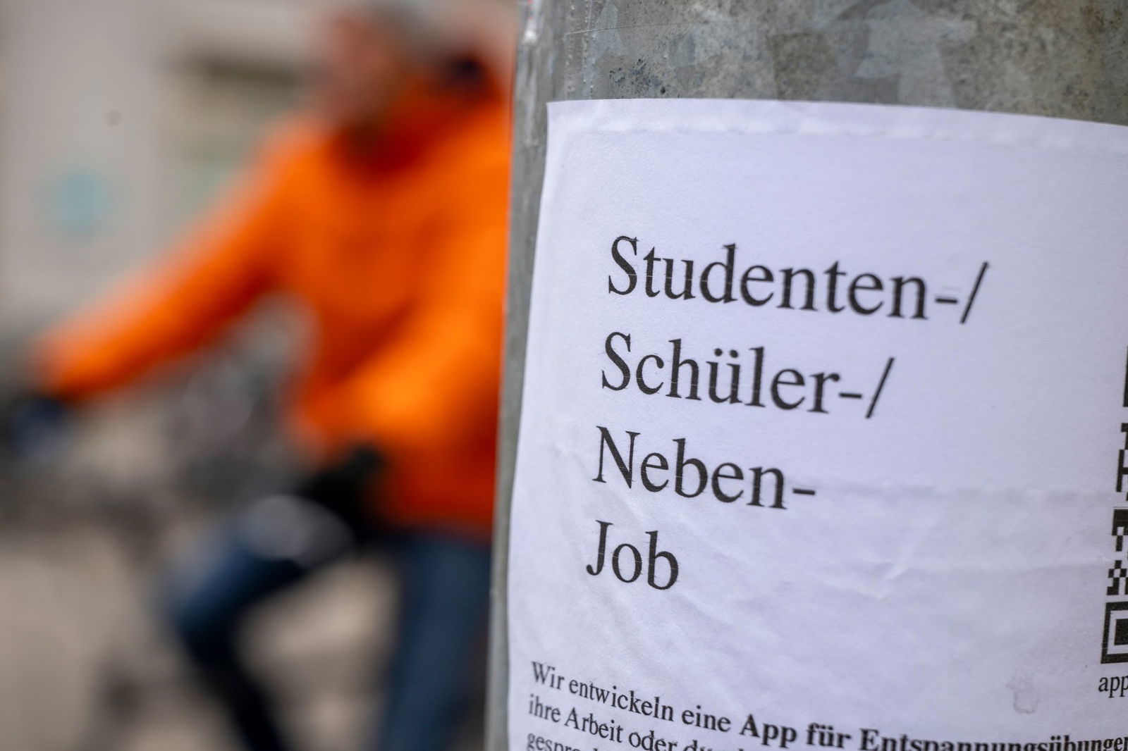 Die Zahl der Menschen mit Nebenjob ist zwischen 2014 und 2024 stark gestiegen. (Symbolbild)