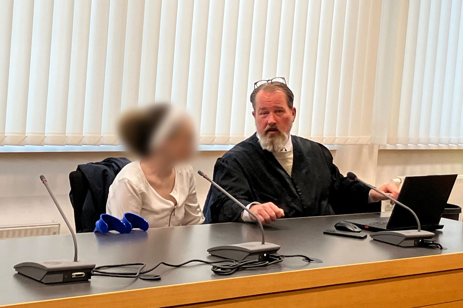 Die 26-Jährige soll ihre Tochter mit der Injektion von Keimen krank gemacht und gehalten haben.