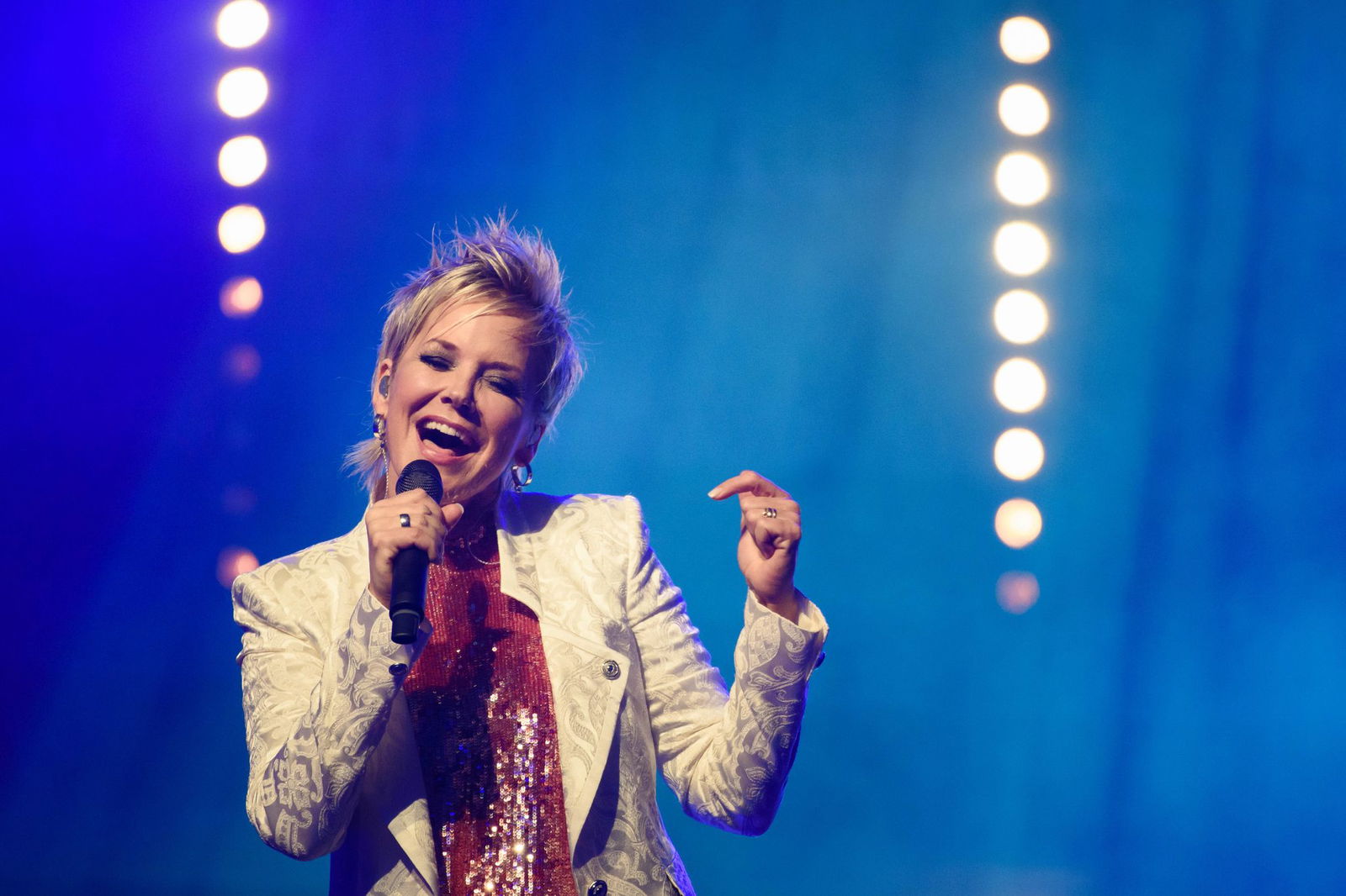 Auf ihren Konzerten schaut sie mit ihren Fans auch zurück in die DDR. (Archivbild)