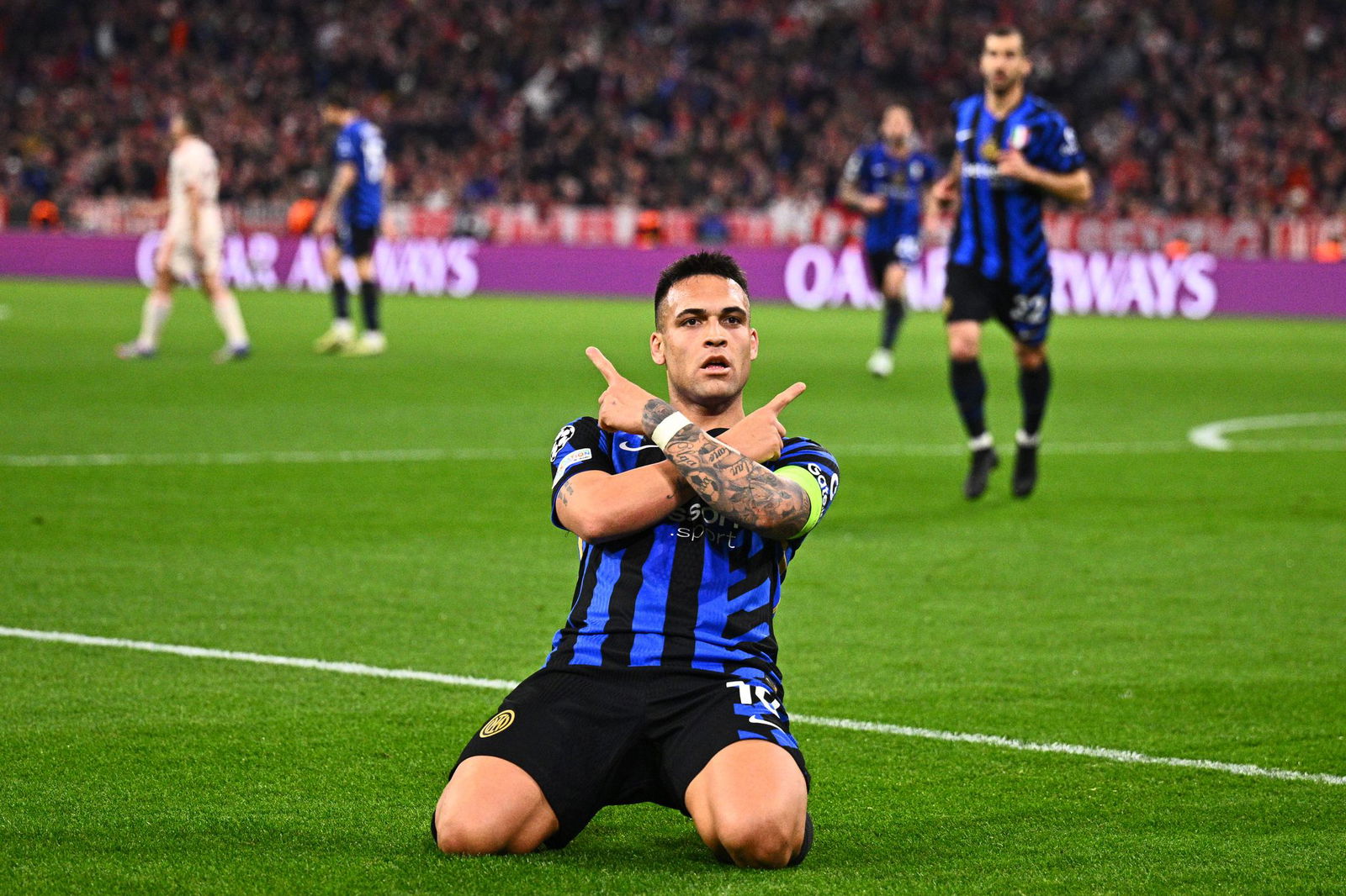 Lautaro Martinez trifft zum 1:0 für Inter Mailand.