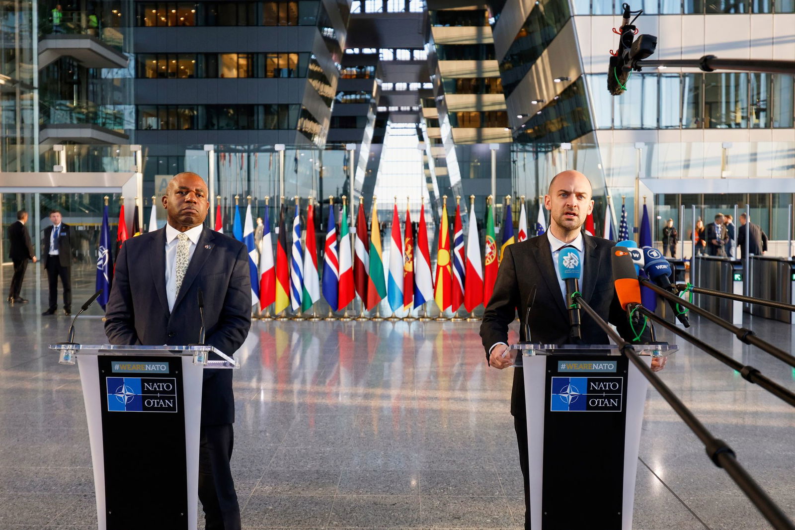 Fordern von Russland einen Kurswechsel: Der britische Außenminister David Lammy (l) und der französische Außenminister Jean-Noel Barrot.