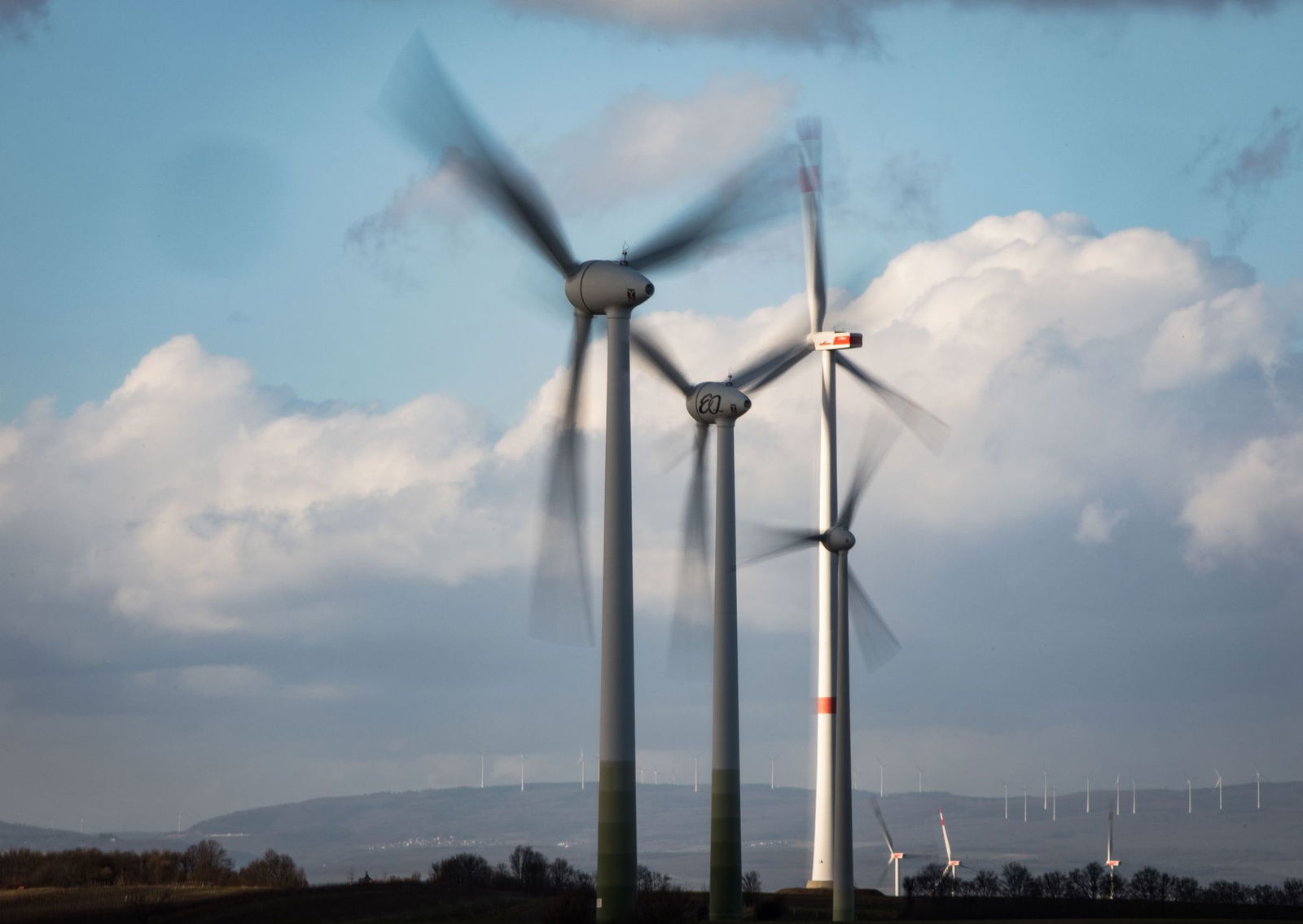 Der Windenergieausbau in Rheinland-Pfalz kommt nur langsam voran. 