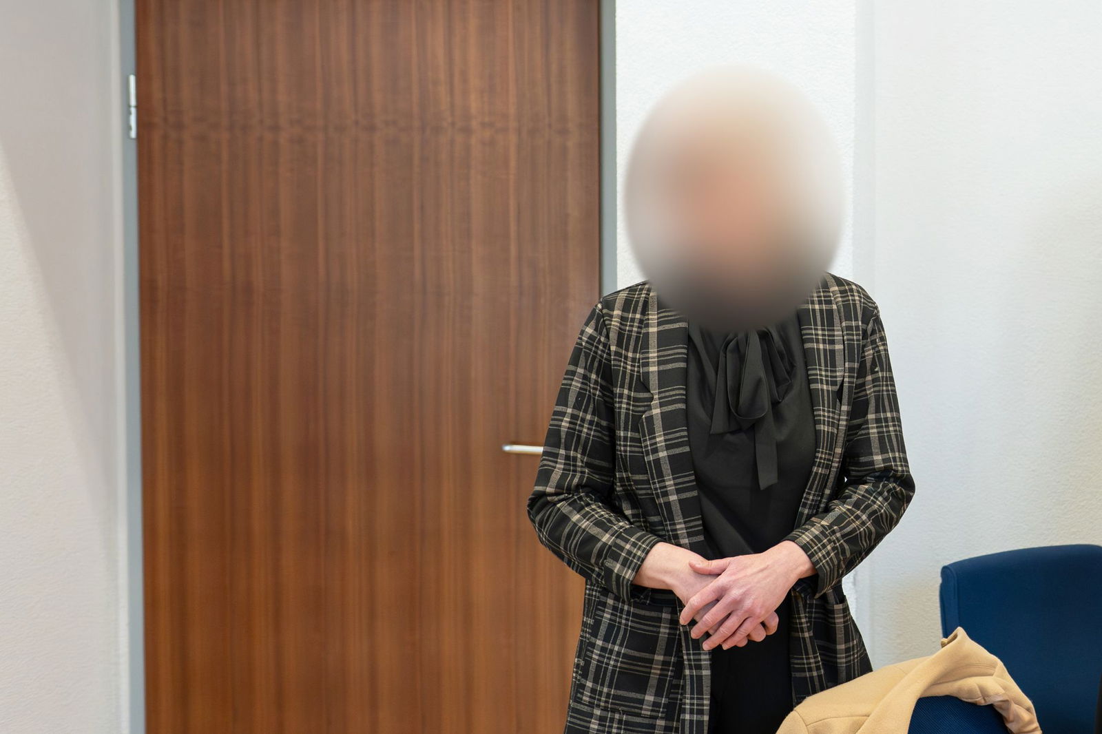 Die Angeklagte bedrohte einem Gericht zufolge einen Freund ihres Sohnes. 