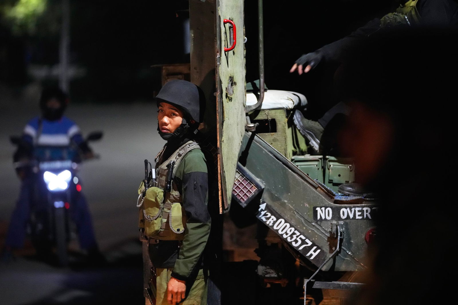 Eine Suche nach den Angreifern wurde eingeleitet. 