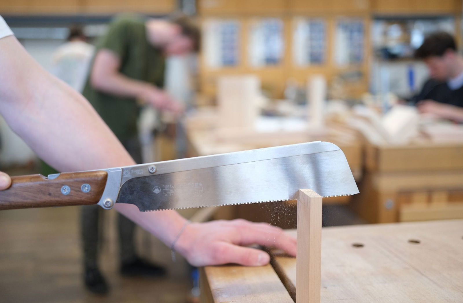 Die IHK fordert eine Übergangslösung für ausländische Azubis nach dem Ende der Ausbildung. (Symbolbild)