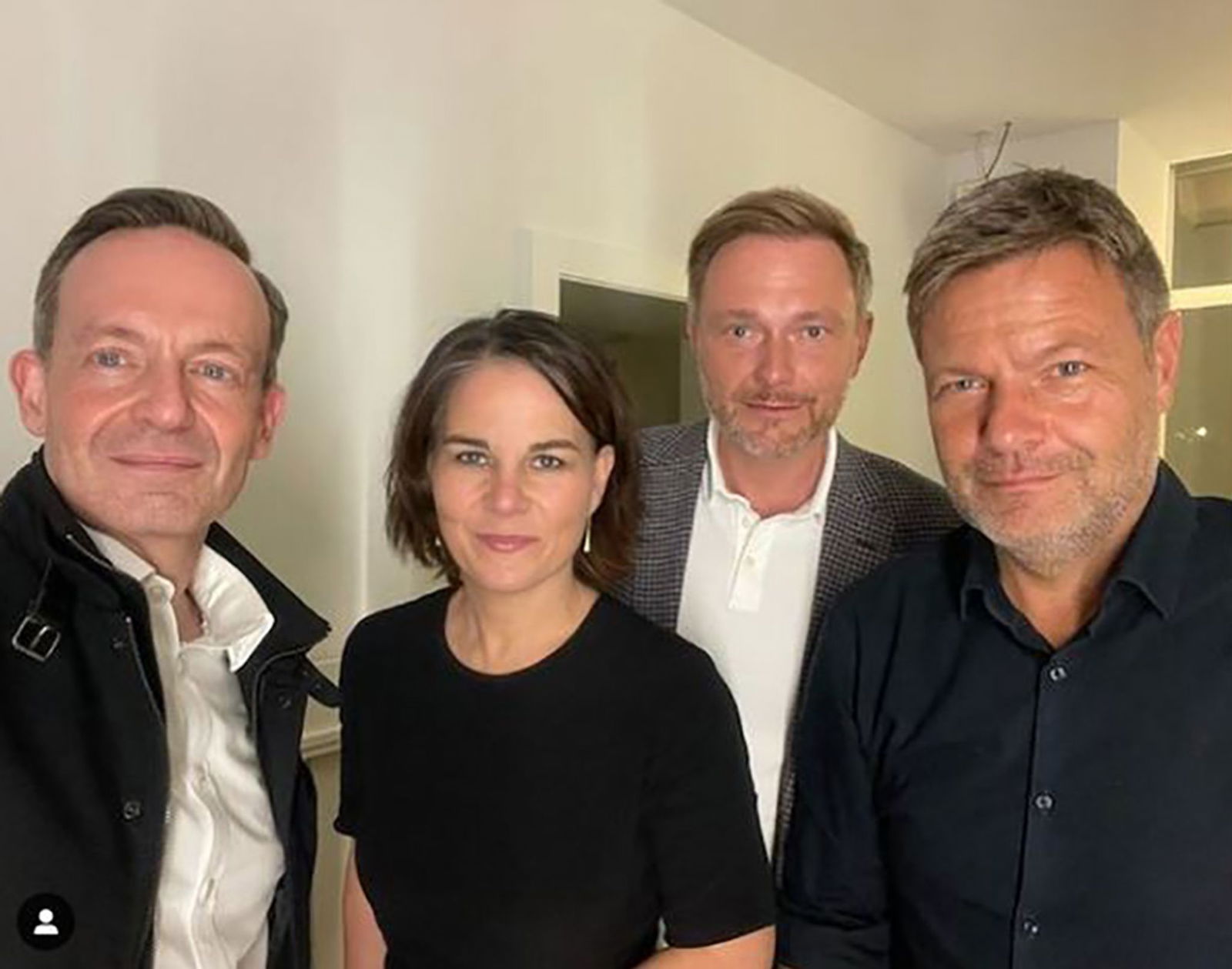 Es sah so cool aus und war doch Arbeit: Das Selfie der einstigen Gegner von Grünen und FDP bei der Bildung der Ampel-Koalition. (Archivbild)