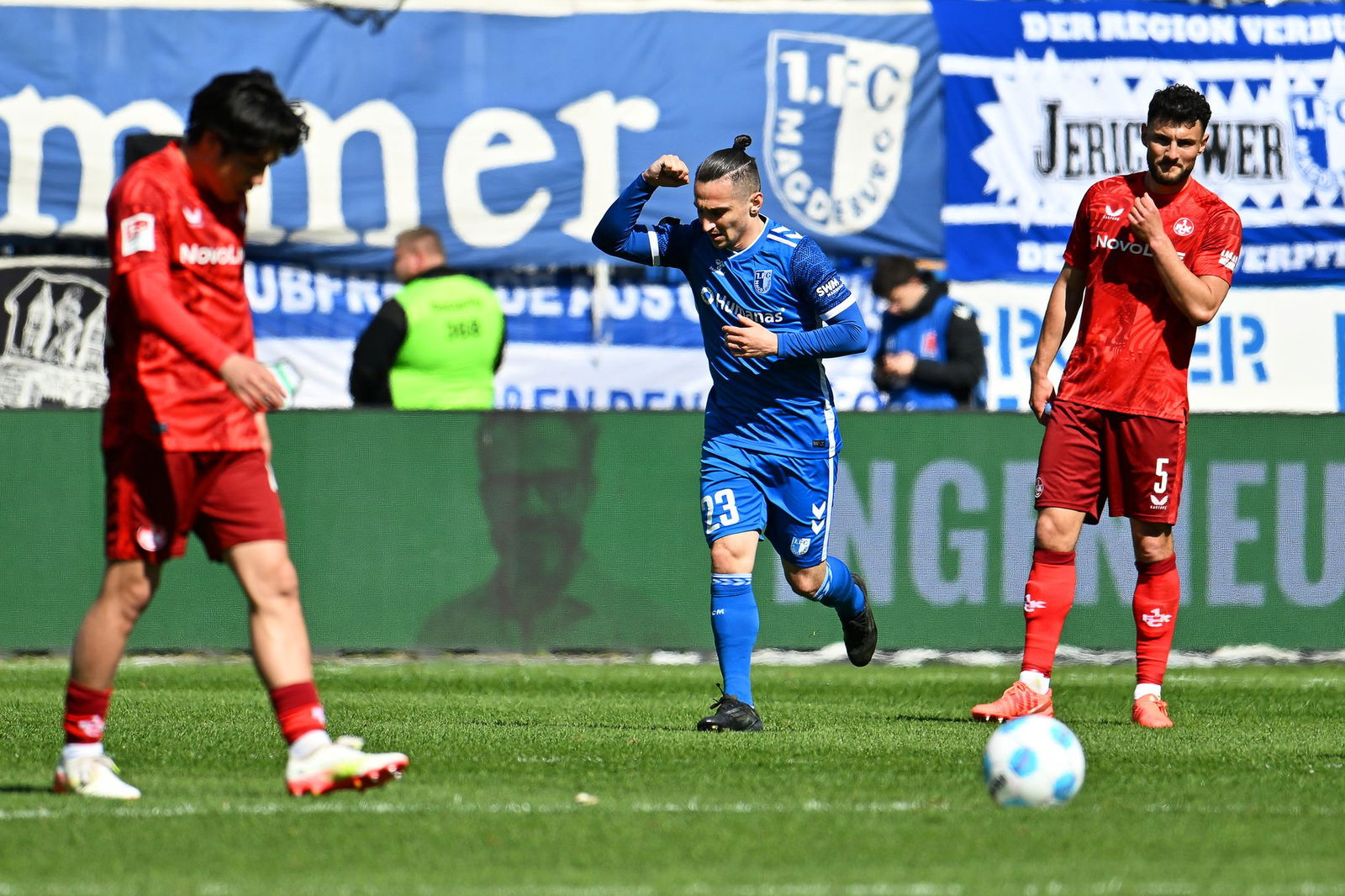 Hängende Köpfe beim FCK in Magdeburg.
