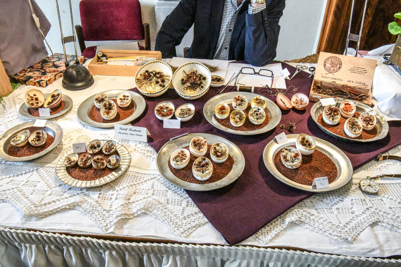 Die Eier werden auf speziellen Ostermärkten angeboten. 