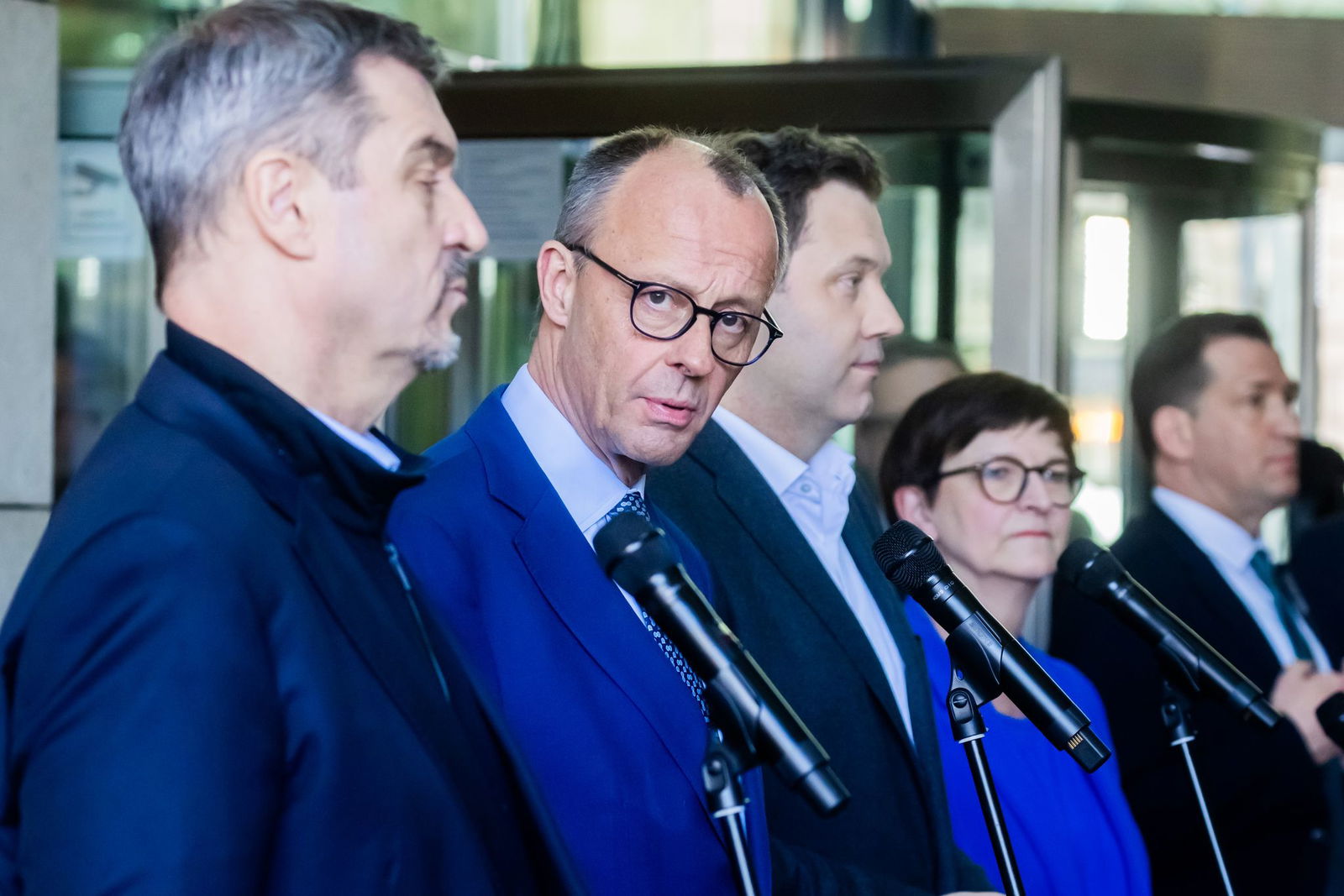 Die wichtigsten Fragen bei den Koalitionsverhandlungen muss die Spitzenrunde klären. (Archivbild)