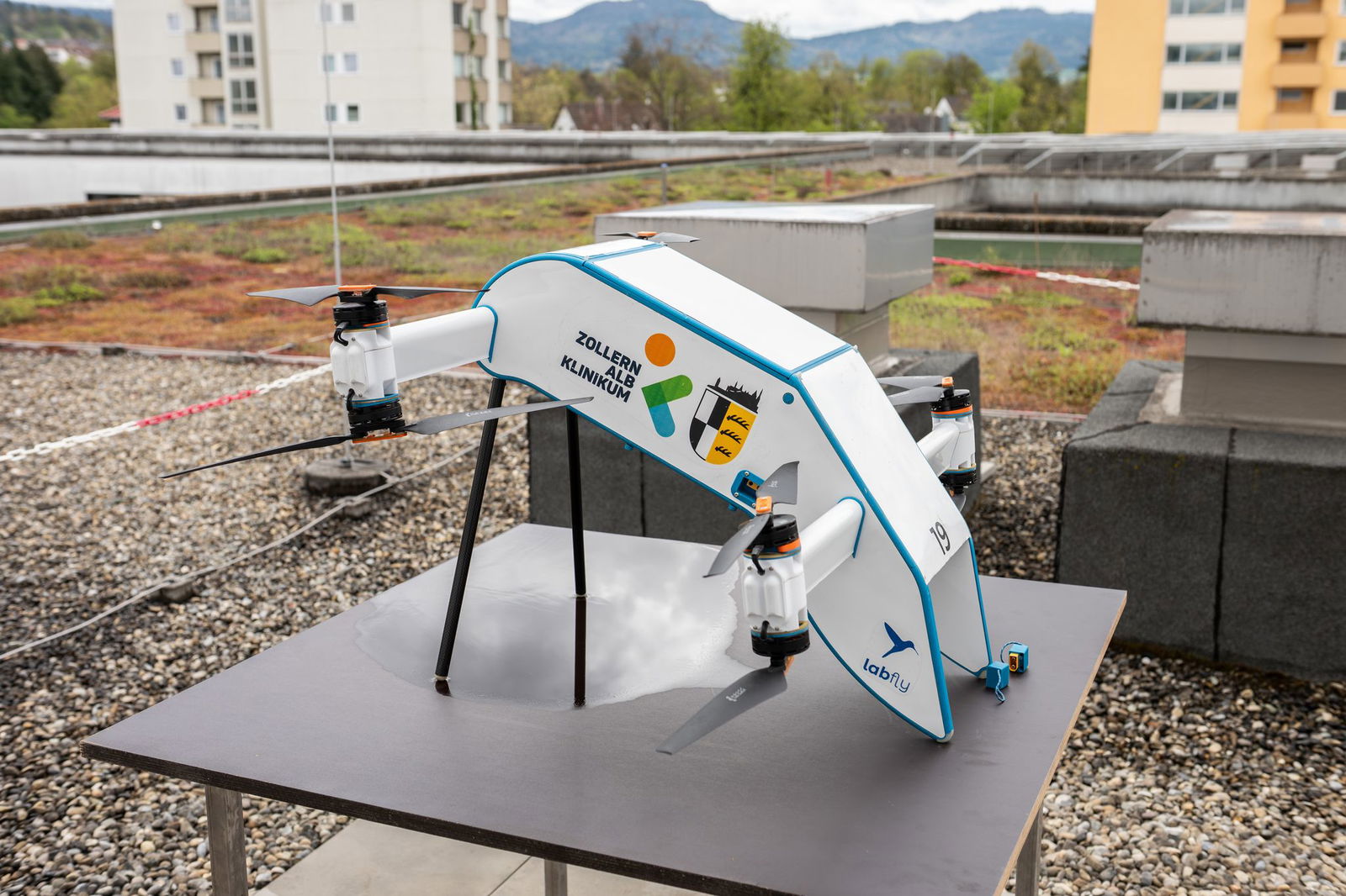 Mithilfe von Drohnen transportiert das Zollernalb-Klinikum Blutproben.
