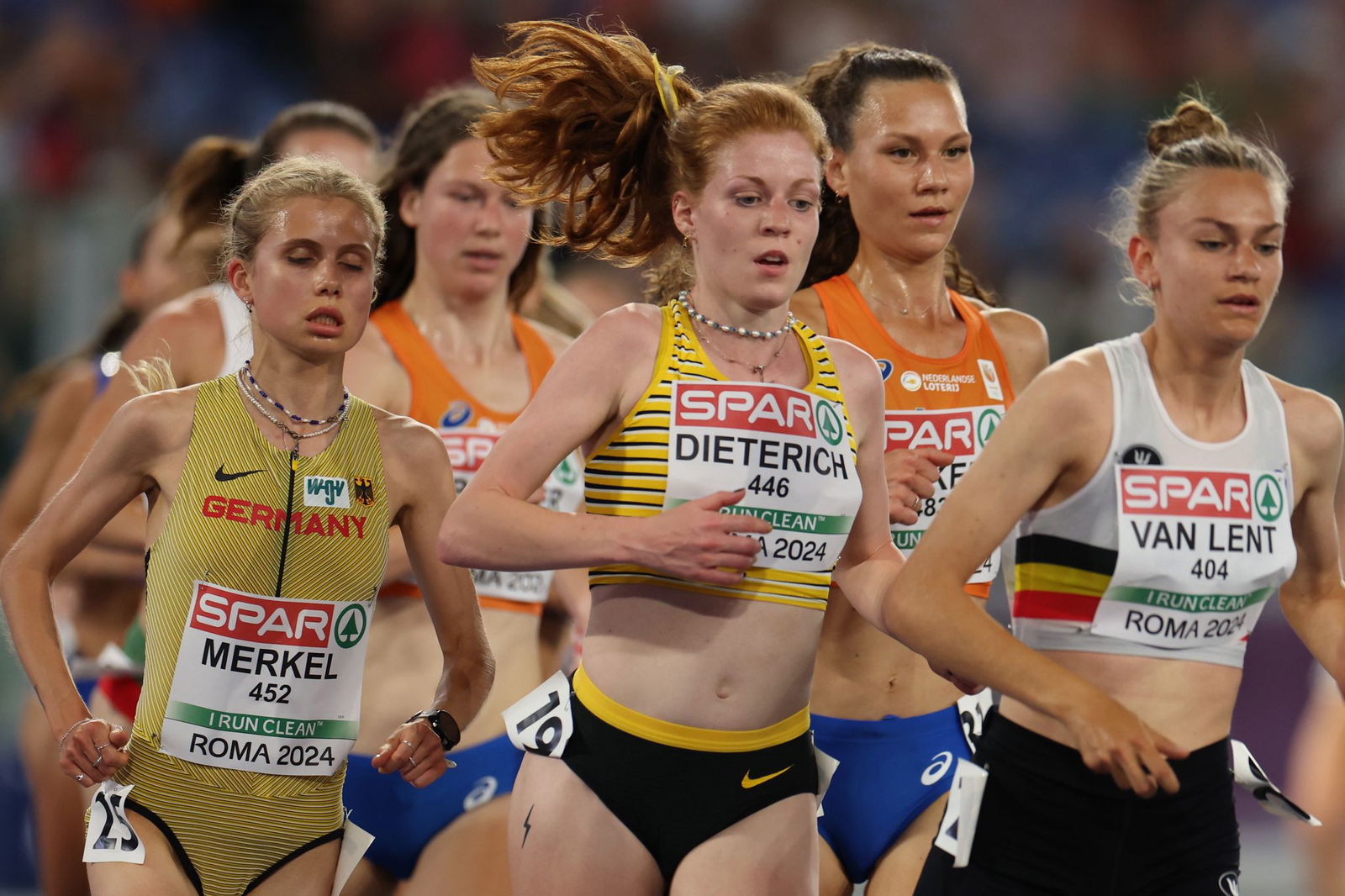 Eva Dieterich (M) holte bei der Straßenlauf-EM Silber im Einzel und mit dem Team.