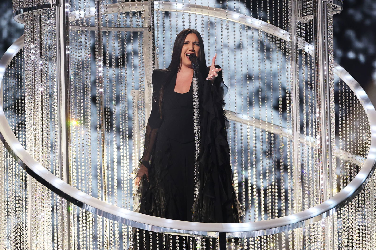 Yuval Raphael singt ihren Titel «New Day Will Rise».