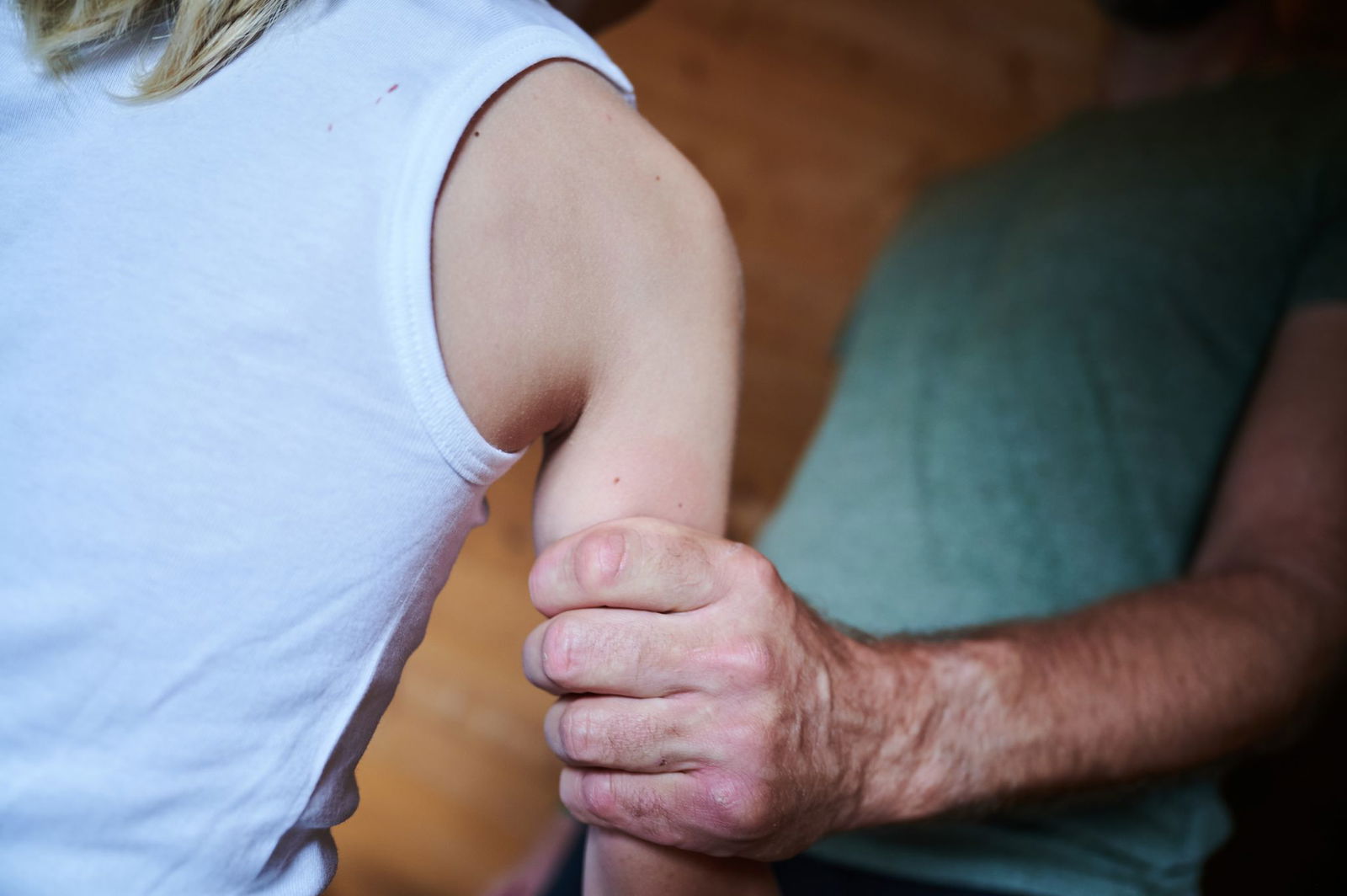 Im Jahr 2024 wurden in Baden-Württemberg 1.989 Kinder Opfer von Gewalt im familiären Bereich. (Symbolbild)