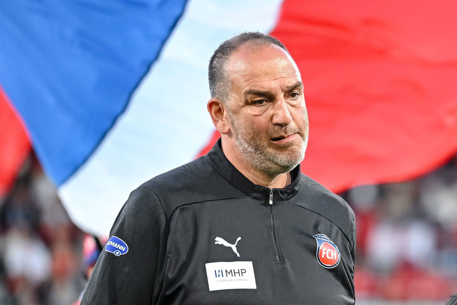 Frank Schmidt und der 1. FC Heidenheim haben Bochum auf Distanz gehalten.