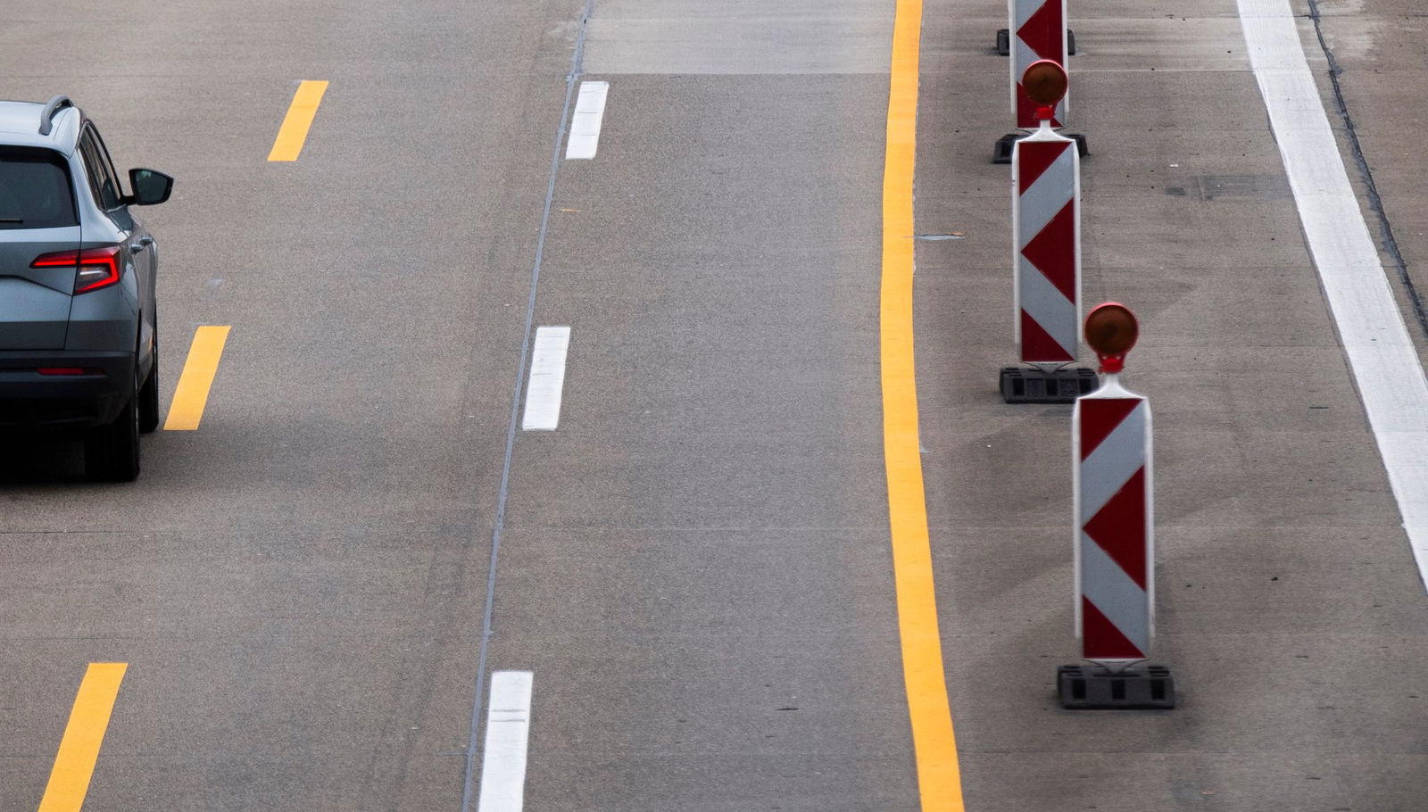 Autofahrer müssen sich am Wochenende auf der A81 bei Böblingen und Sindelfingen wegen Bauarbeiten auf Probleme einstellen. (Symbolbild)
