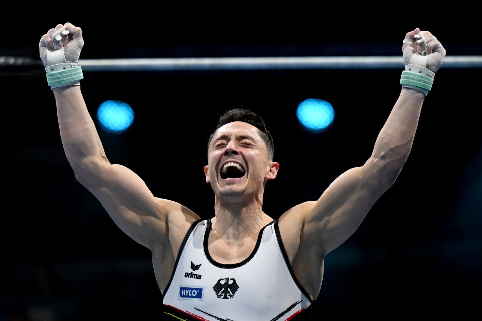 Andreas Toba bejubelt seine famose Reckübung und den Finaleinzug.