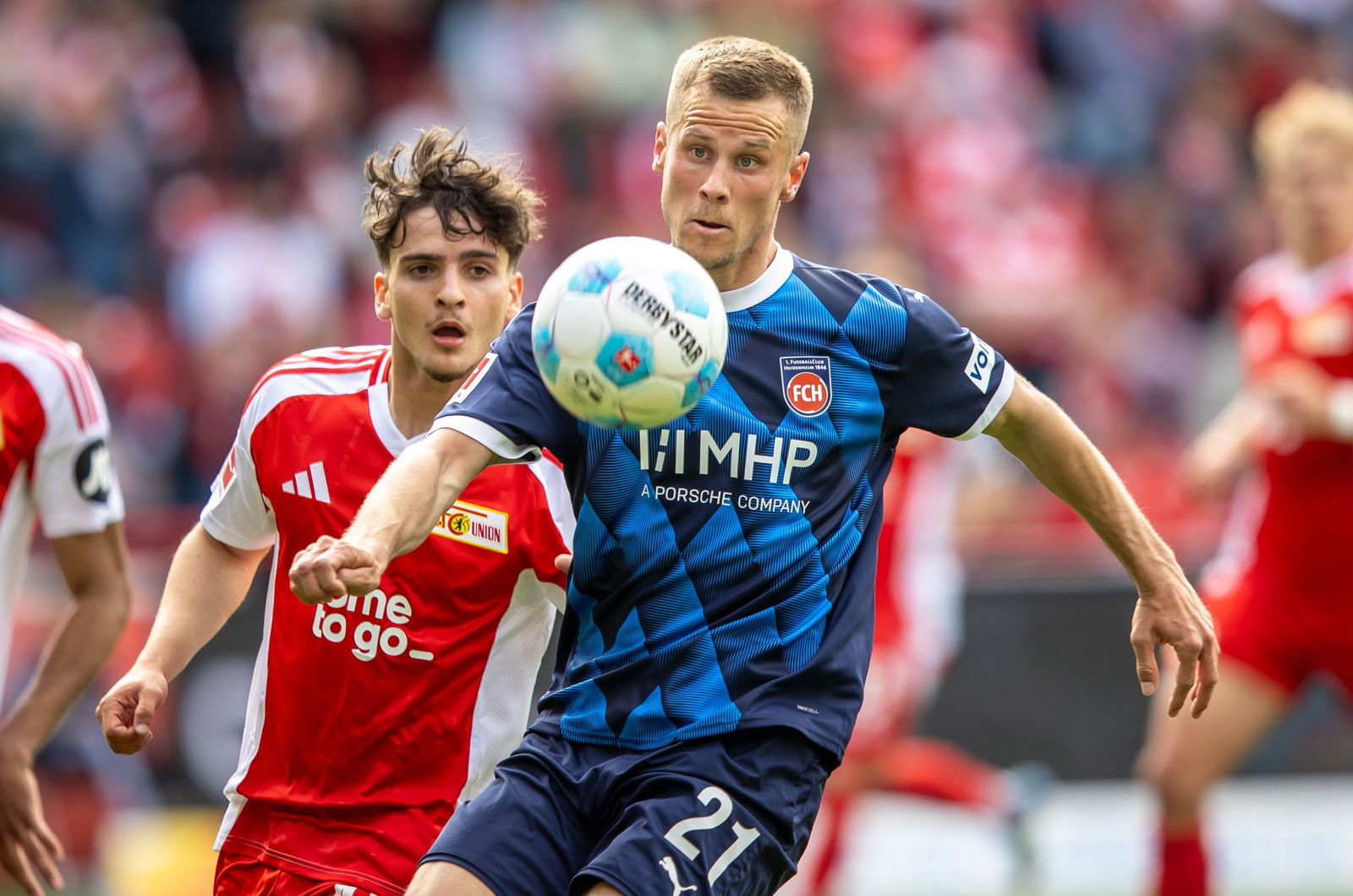 Adrian Beck (r.) war Heidenheims bester Mann. 